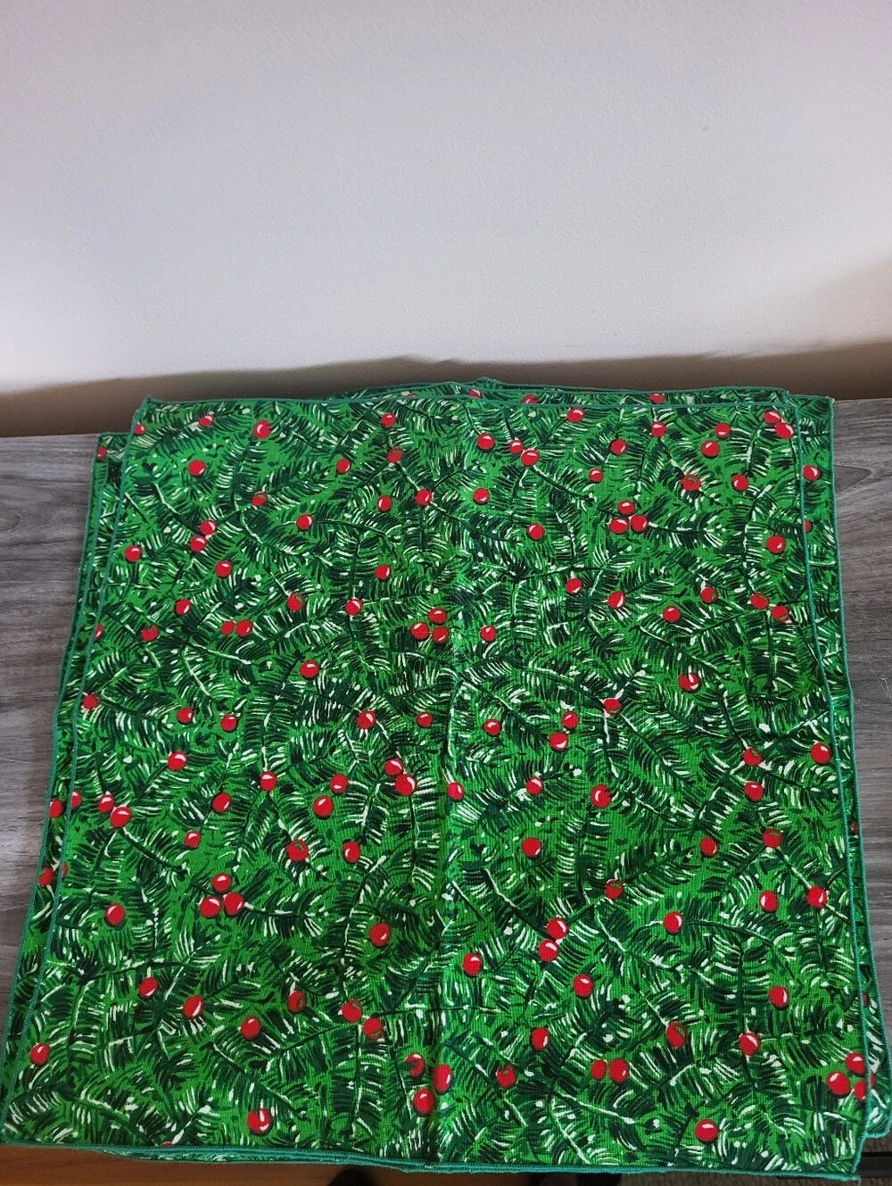 Vintage Holiday Square Cotton Napkins Set Of 5 Green/Red